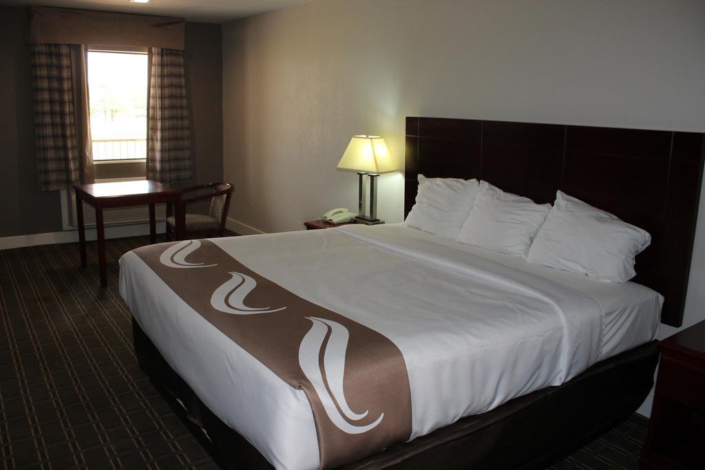 Quality Inn & Suites Port Arthur - Nederland Extérieur photo