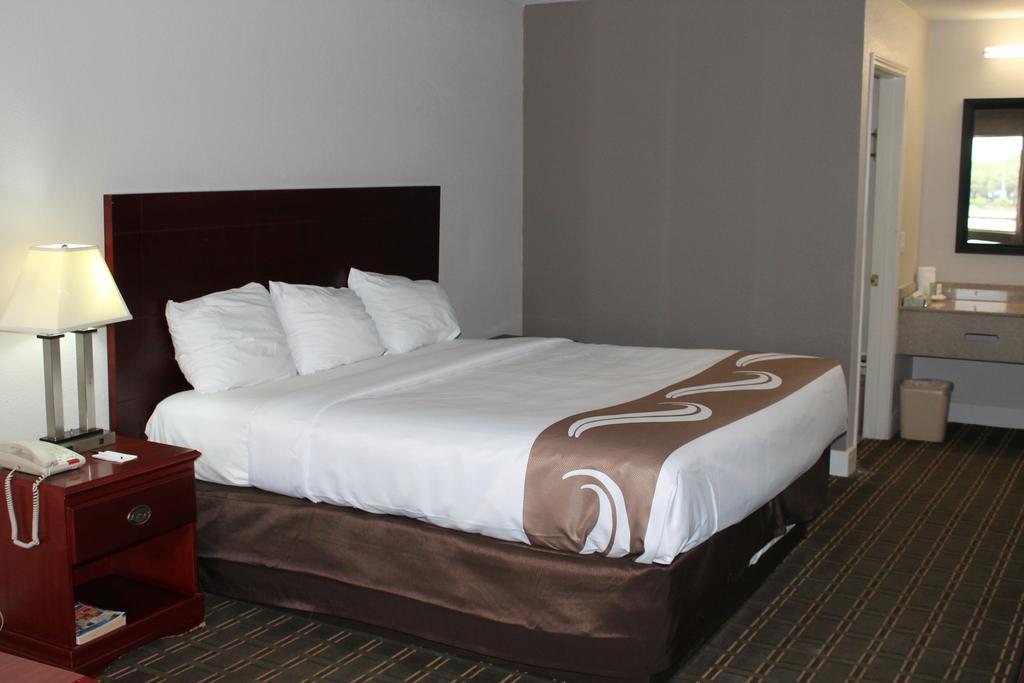 Quality Inn & Suites Port Arthur - Nederland Extérieur photo