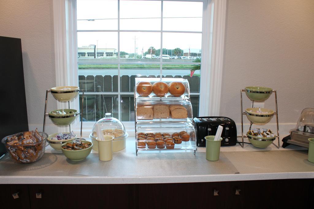 Quality Inn & Suites Port Arthur - Nederland Extérieur photo